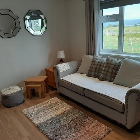 Beautiful Country Sleeps 3 *