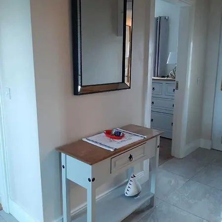 Beautiful Country Sleeps 3